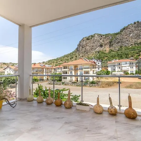 Splendid Flat Close To The Beach With Balcony And Shared Backyard In Fethiye * פאטהיה