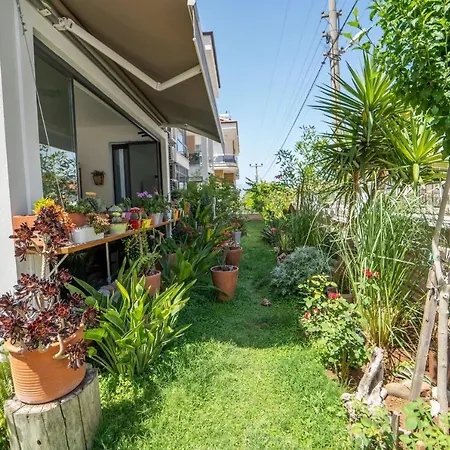Splendid Flat Close To The Beach With Balcony And Shared Backyard In Fethiye פאטהיה